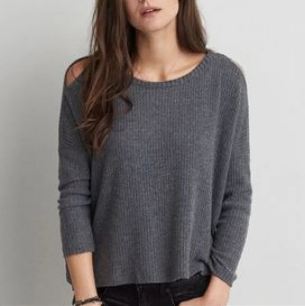 American Eagle Gray Soft & Sexy Plush Cold Shoulder Thermal Long Sleeve - Picture 1 of 7